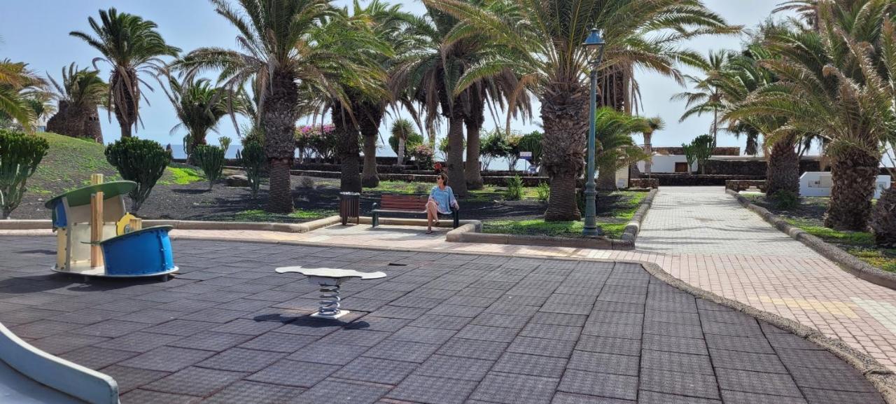 Casahost Bastian Boutique II Seaview Apartment Costa Teguise Exterior foto